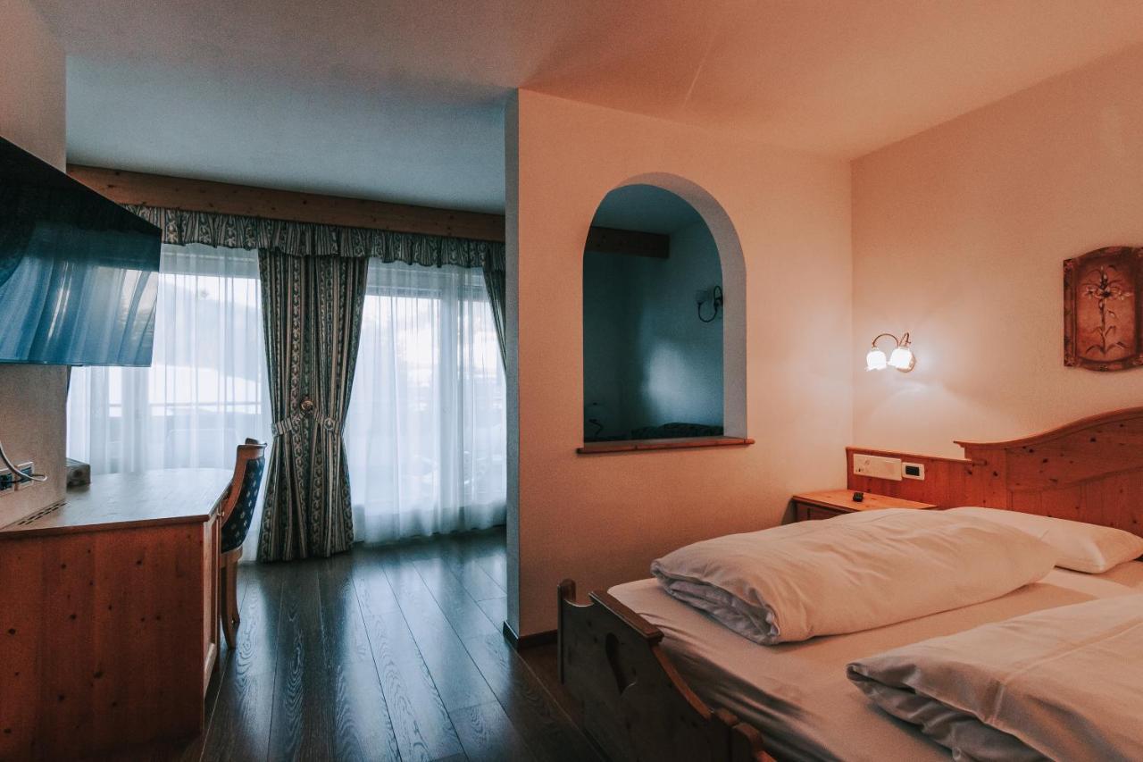 Hotel Planac Corvara In Badia Esterno foto