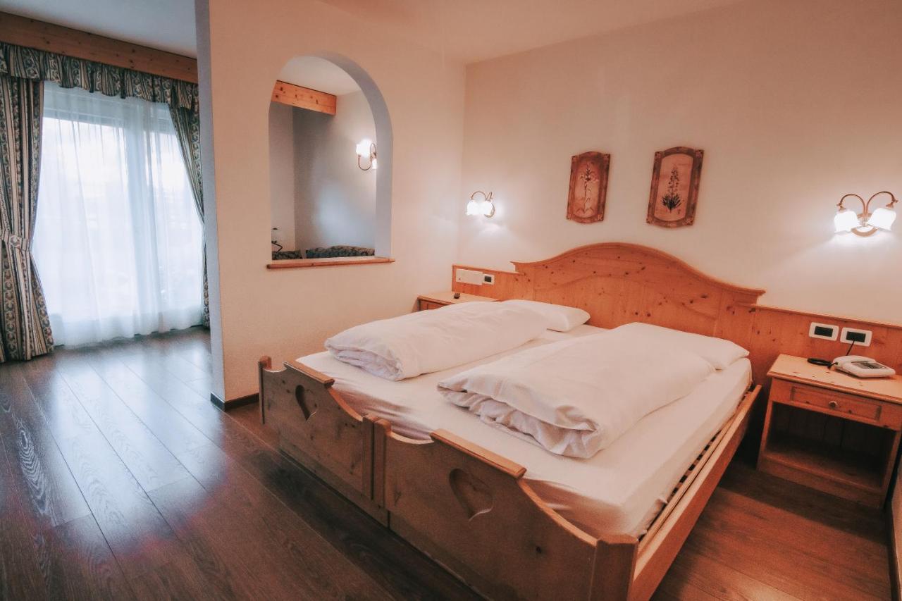 Hotel Planac Corvara In Badia Esterno foto